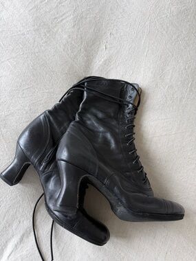 LaDuca 2.5 Inch Can Can Boots Size 38 (8)